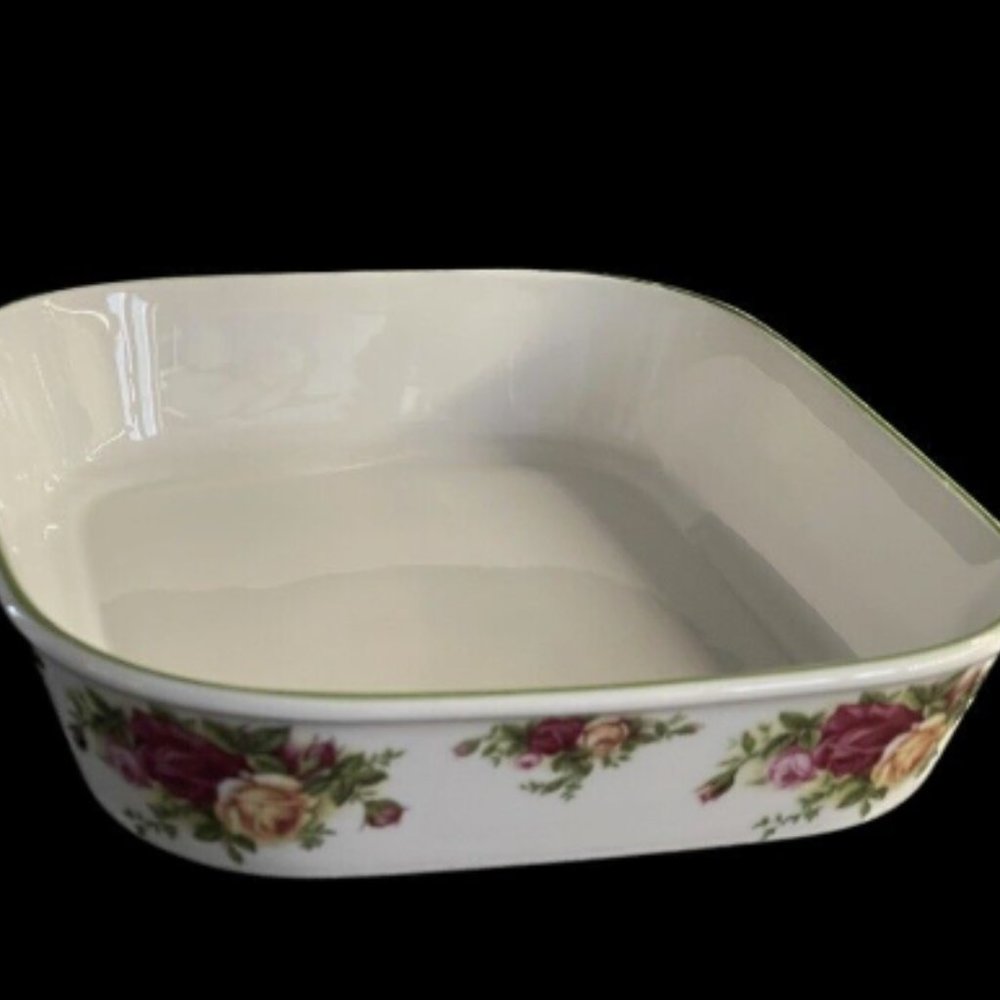 Royal Albert old country rose rectangle baking Casserole ( green trim)
